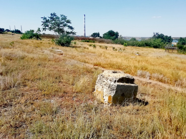 Заброшенное немецкое кладбище в Кандела (Лиманском)