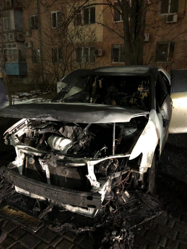 Невідомі спалили автівку в Чорноморську 