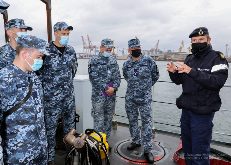 Заходи з підготовки особового складу ВМС України за участю екіпажу корабля Королівських ВМС Великої Британії 