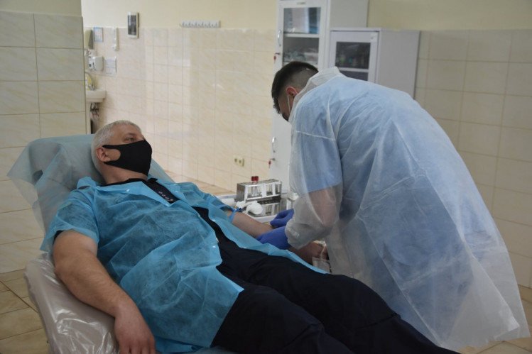 Одеські рятувальники розповіли, як здавали кров