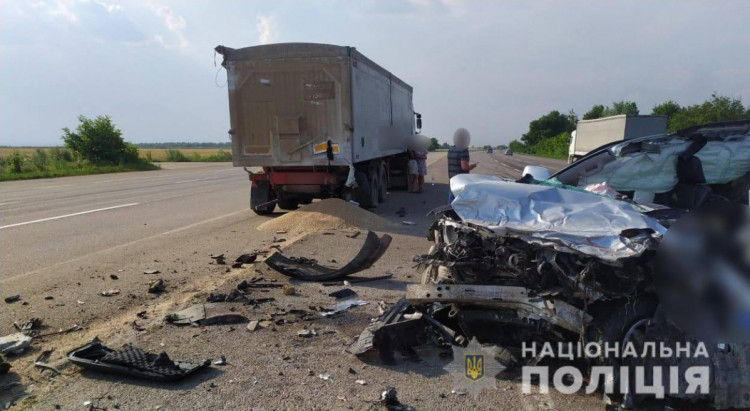 В разрушительной аварии в Одесской области погиб человек