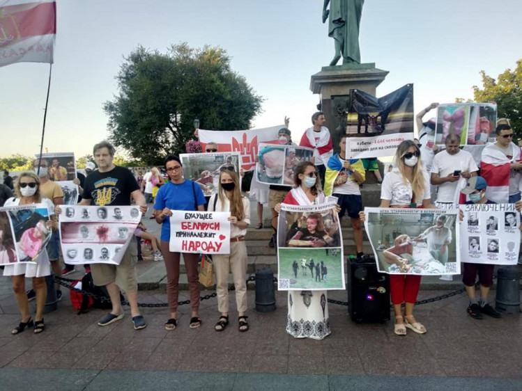 В Одесі відбувся мітинг з нагоди річниці протестів проти режиму Лукашенка 