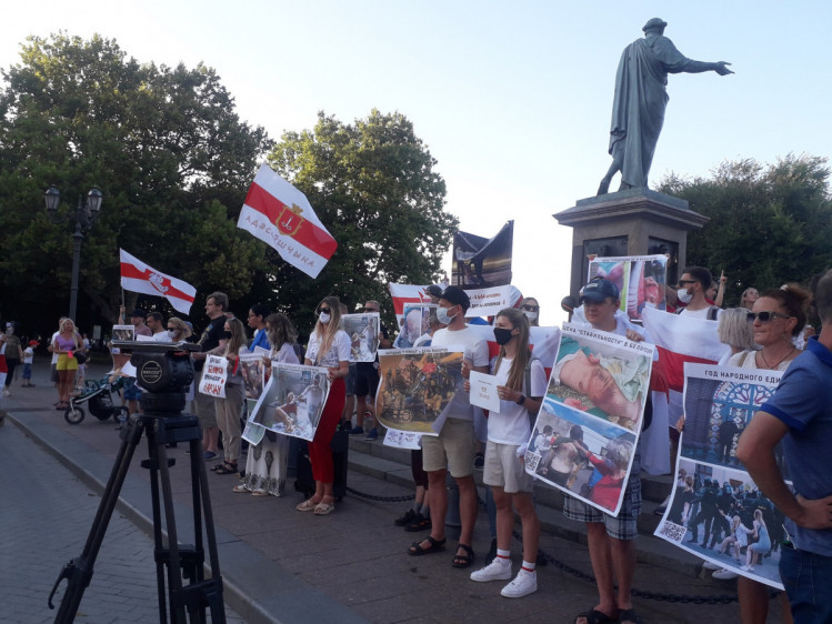 В Одесі відбувся мітинг з нагоди річниці протестів проти режиму Лукашенка 