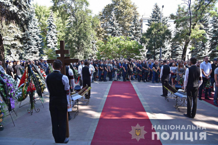 В Одесі попрощалися з трьома офіцерами поліції 