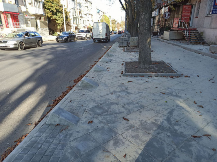 В Одессе новую велодорожку защитят от автохамив бетонными блоками