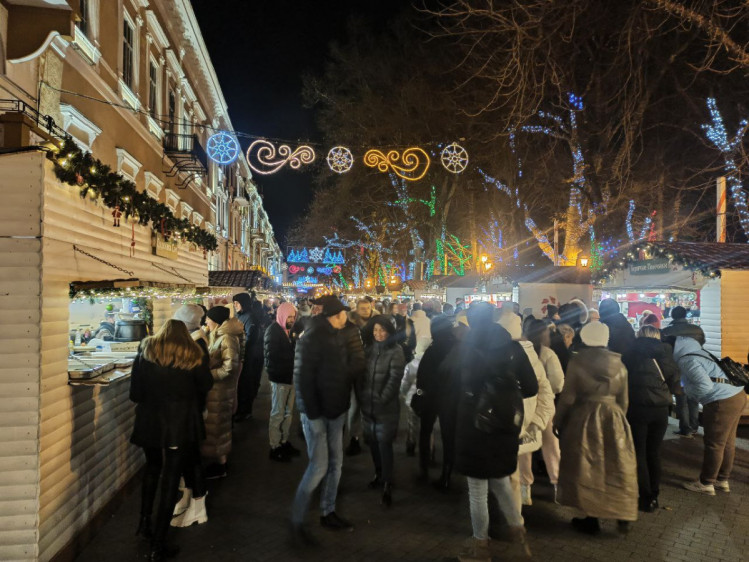 Ярмарка на Приморском бульваре