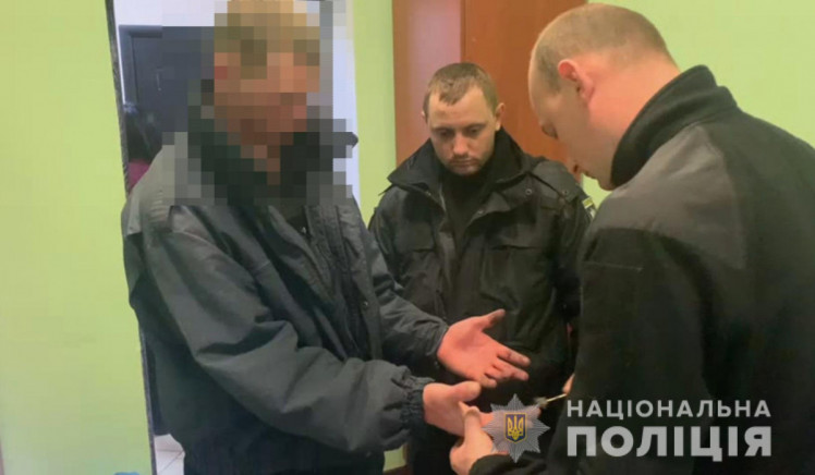 В Одесской области молодой человек проломил череп пожилой женщине.