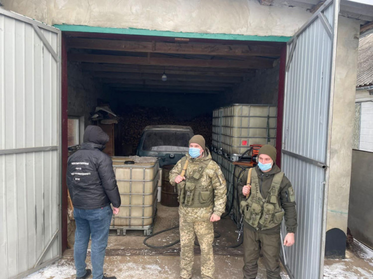 В Одесской области пограничники обнаружили нелегальную АЗС