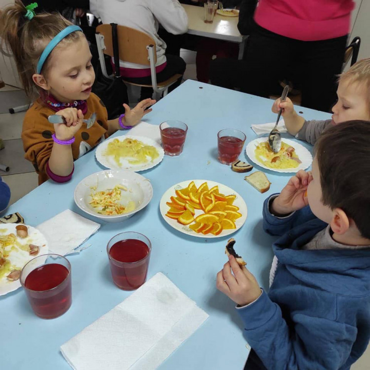 Польша и Румыния приютили детей-сирот из Одесской области